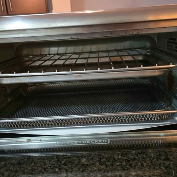 BLACK+DECKER Toaster Oven - Picture 3 of 4